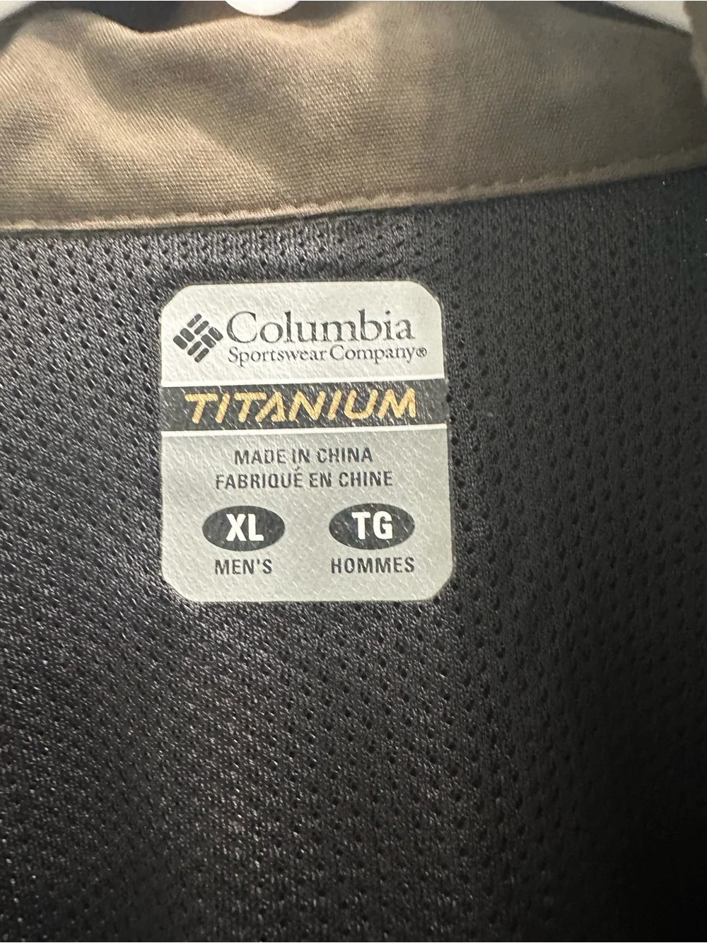 NWT Columbus titanium upf50+,zipper doesn’t work,outdoor